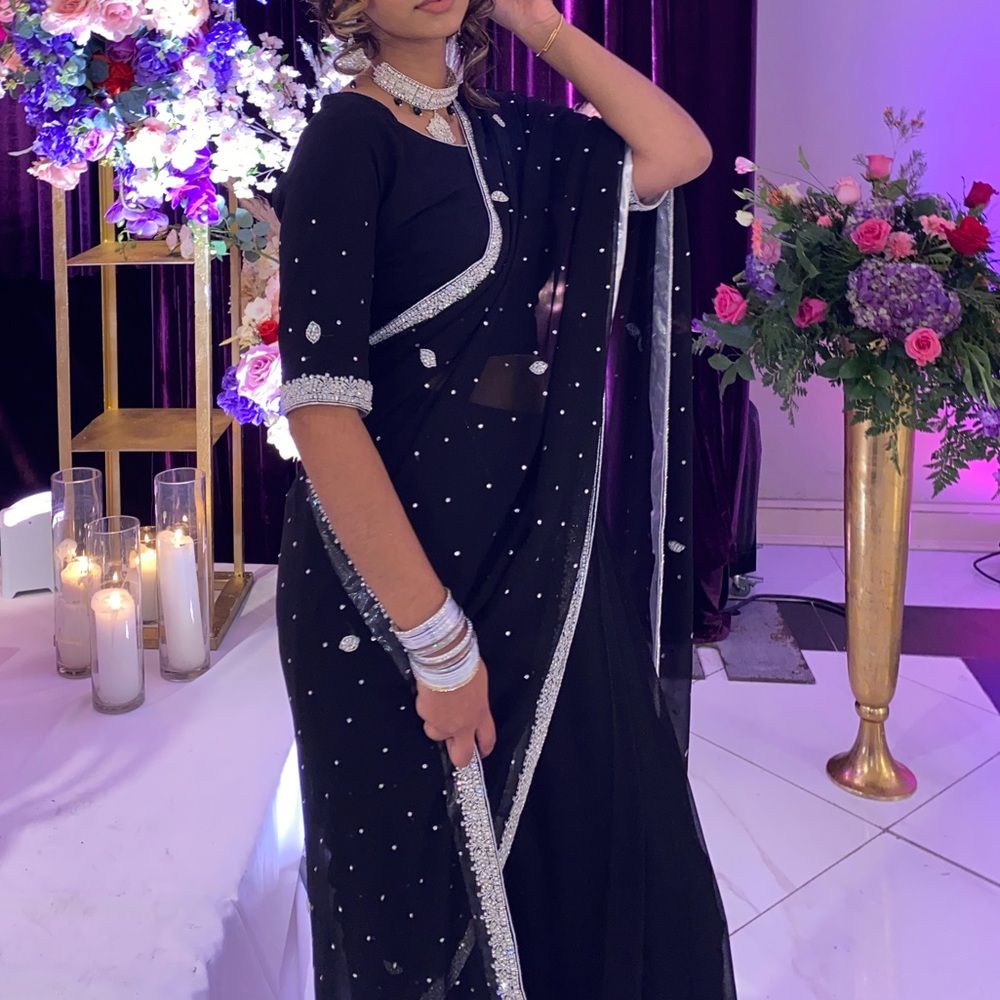 Pakistani/Indian Designer Saree - image 3